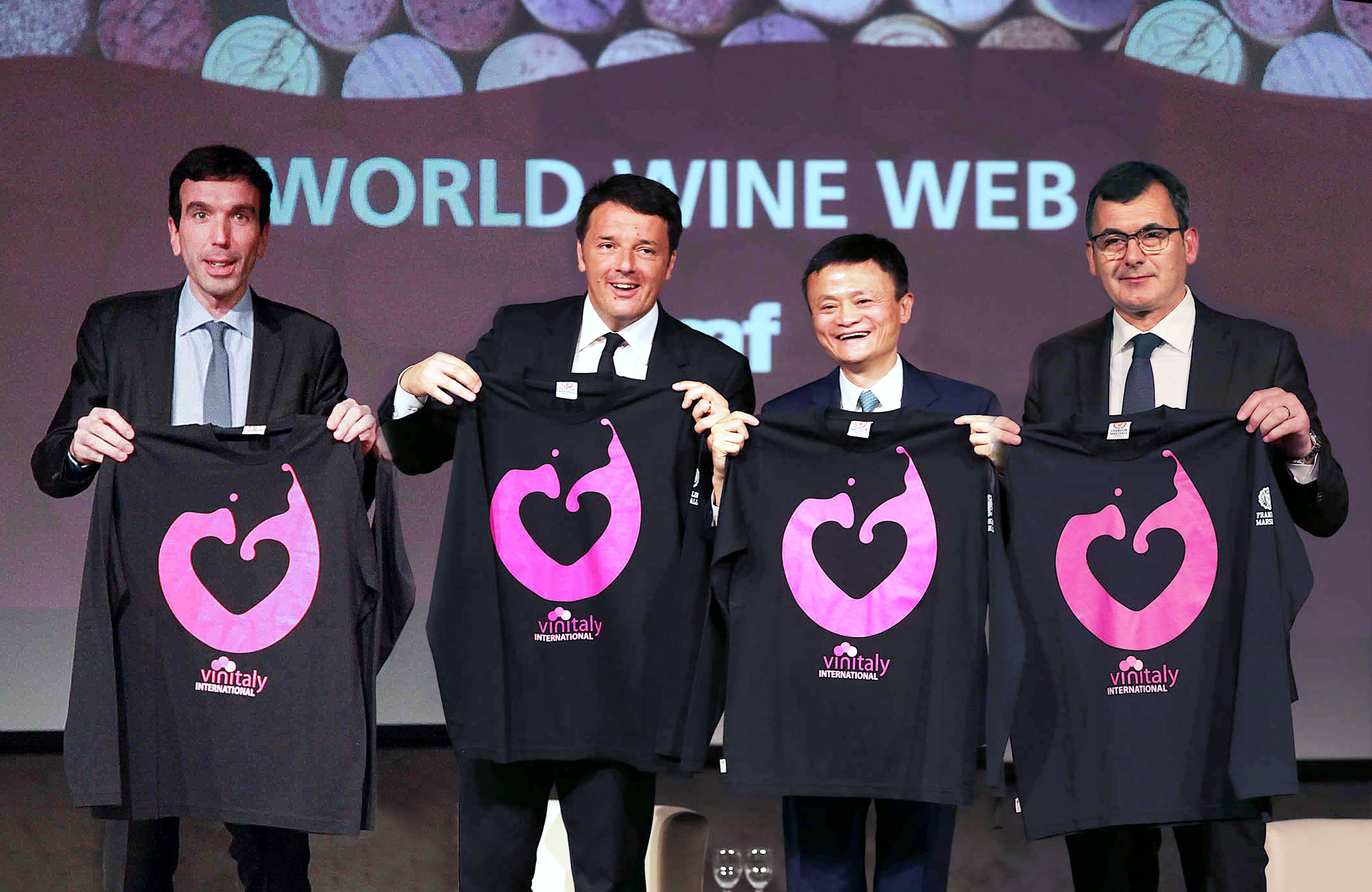 From left Minister of Agriculture Martina, Prime Minister Renzi, Jack Ma and President Danese